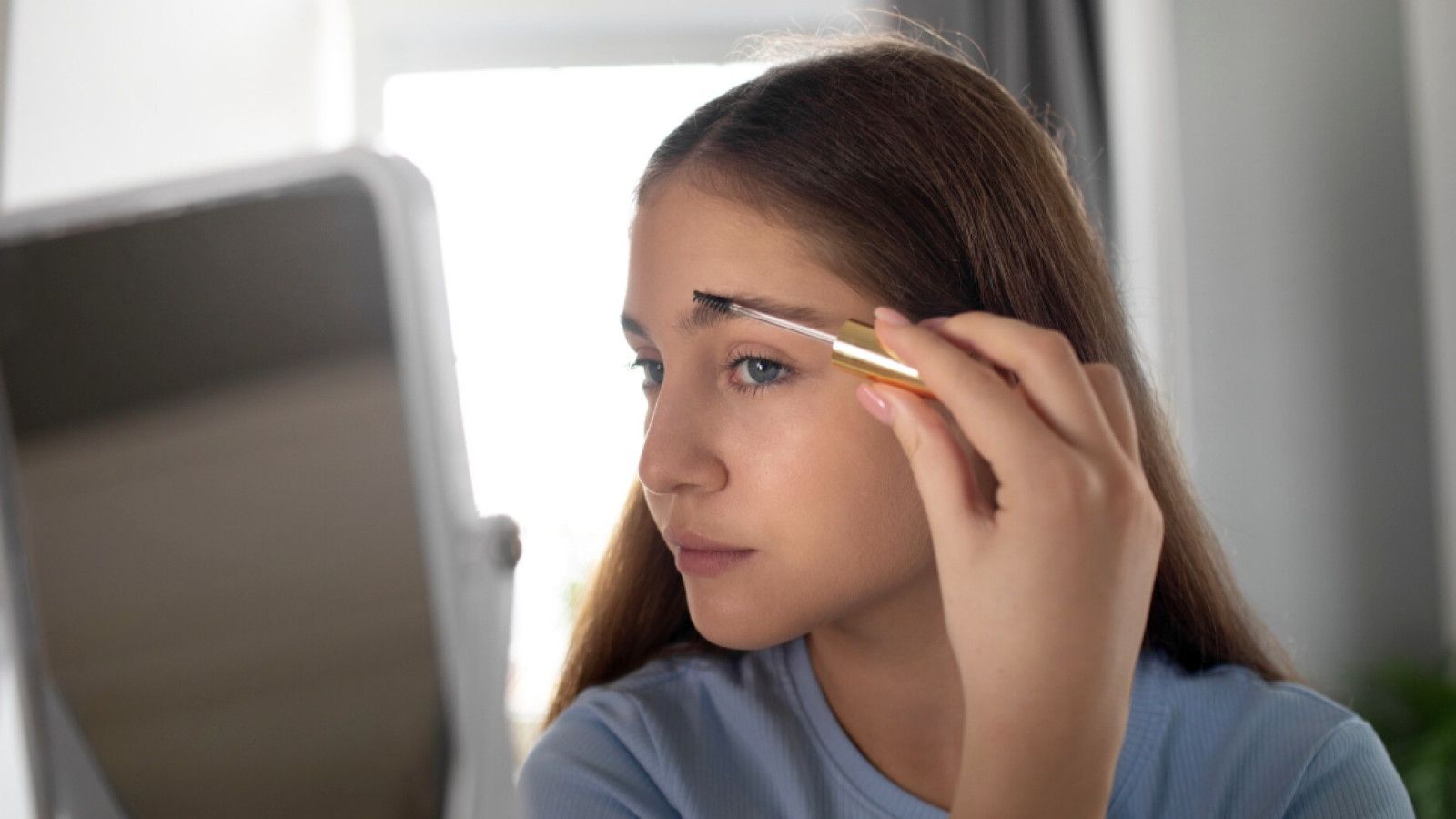 Cara Mudah Mendapatkan Alis Simetris Tanpa Microblading