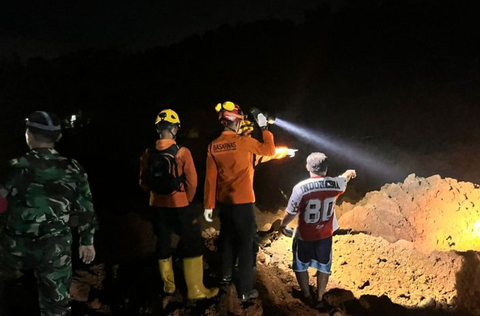 Tim SAR Gabungan Cari Puluhan Warga Hilang Akibat Longsor di Cibeunying, Cilacap