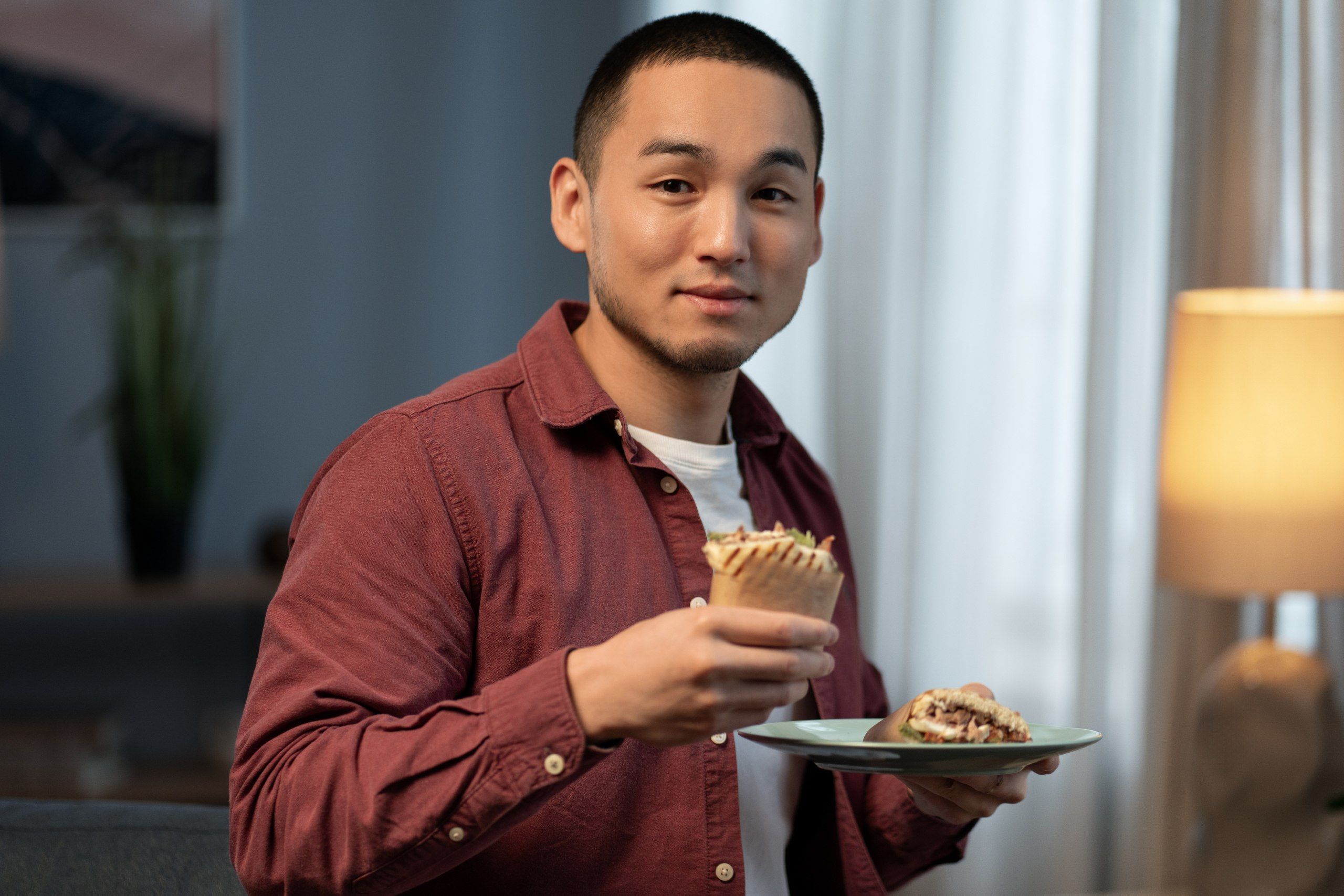 5 Zodiak Cowok yang Paling Suka Makan dalam Astrologi, Cek Zodiak Kamu!