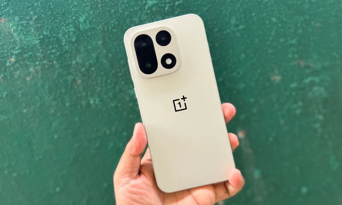 Seminggu Memakai OnePlus 15: Banyak Kejutan, Banyak Potensi, tapi Masih Perlu Polesan
