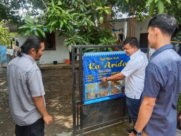 Camat Darul Kamal Kunjungi Sentra Kue Aceh Empee Trieng: Tradisi yang Tetap Hidup