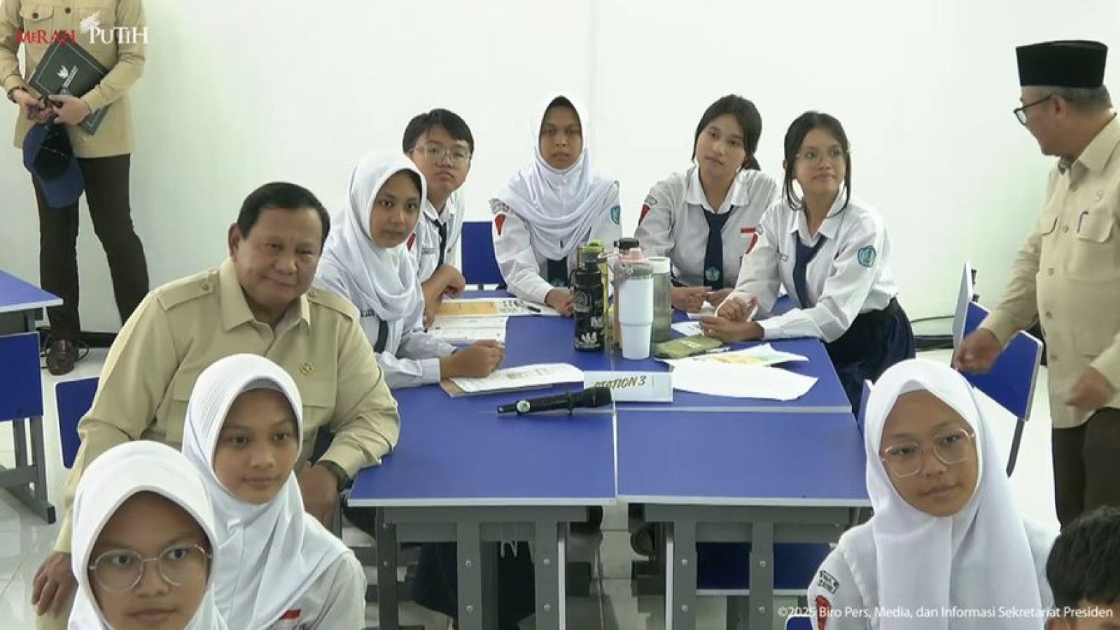 Peluncuran Smartboard di Kota Bekasi: Langkah Digitalisasi Pendidikan Indonesia