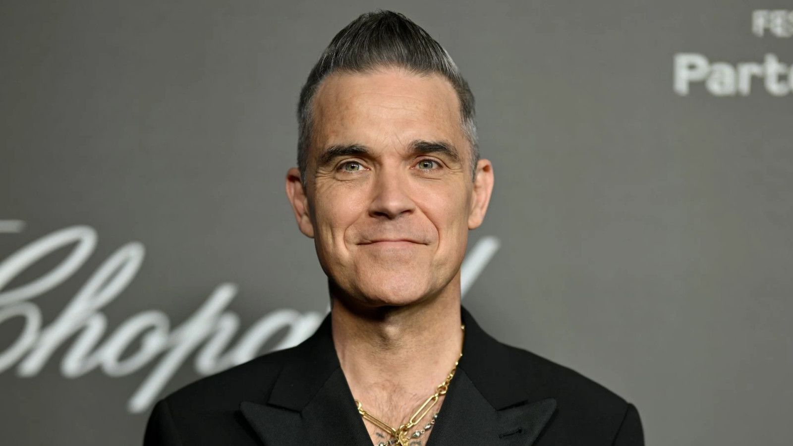 Kekhawatiran Robbie Williams Terhadap Dampak Obat Diet Mounjaro pada Kesehatan Mata