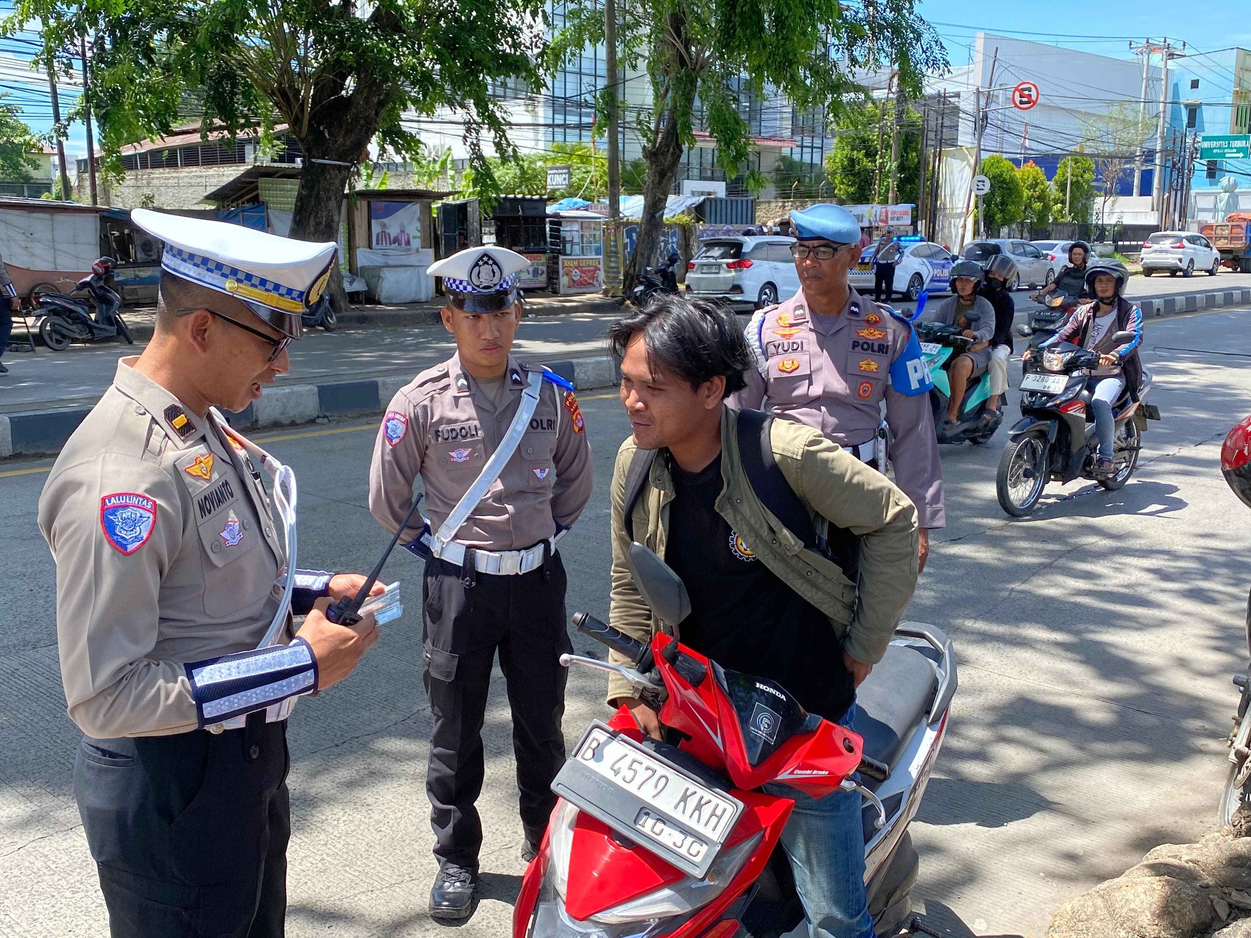 Hari Pertama Operasi Zebra 2025 Polda Banten Berlokasi Di Simpang Patung Tugu Pakupatan