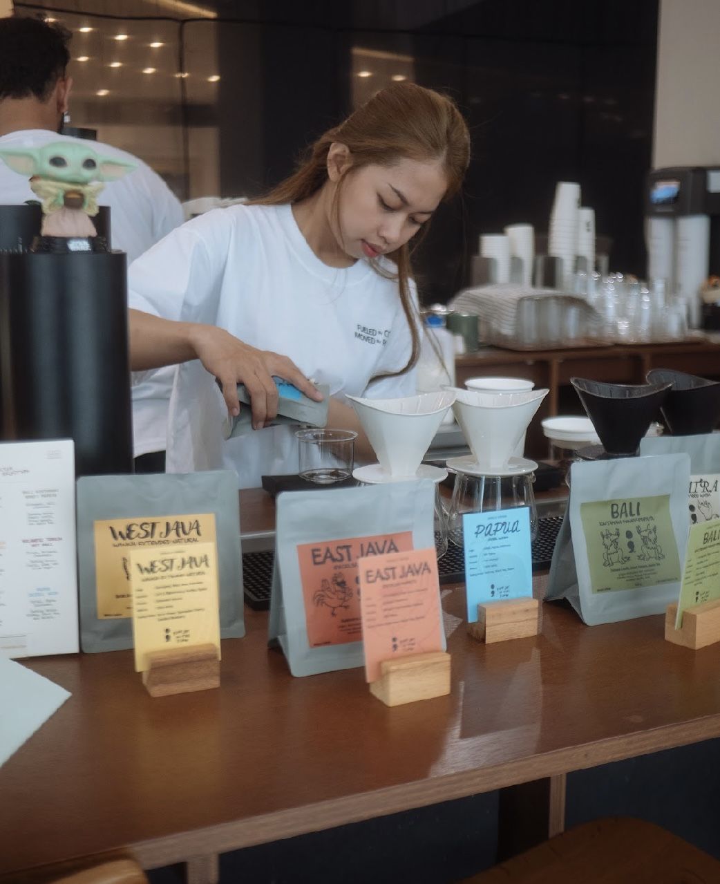 Wow! Titik Koma Berhasil Bikin Es Kopi Gula Aren Mejeng di Pusat Perhatian Bangkok