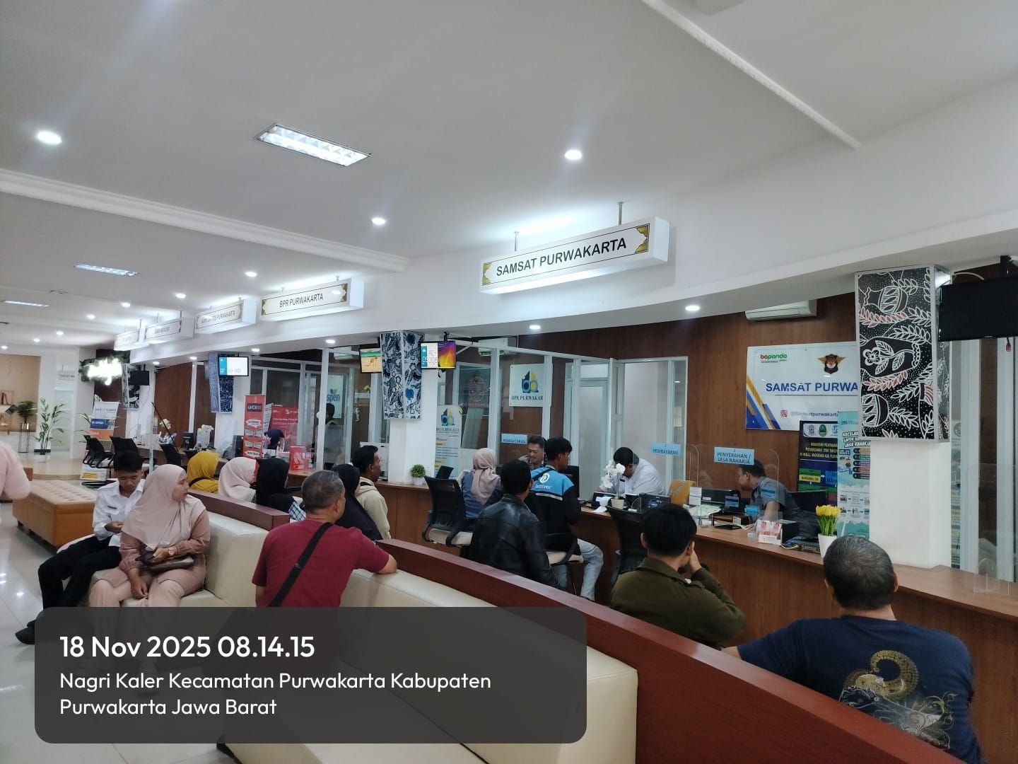 Polantas Menyapa: Edukasi STNK Langsung di Samsat Purwakarta