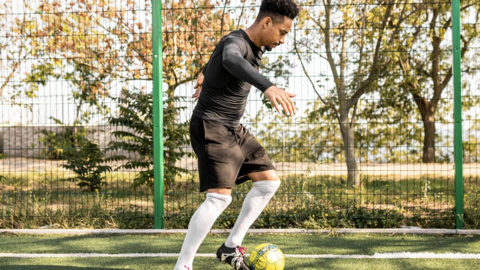 Teknik Dribbling dalam Sepak Bola untuk Pemula