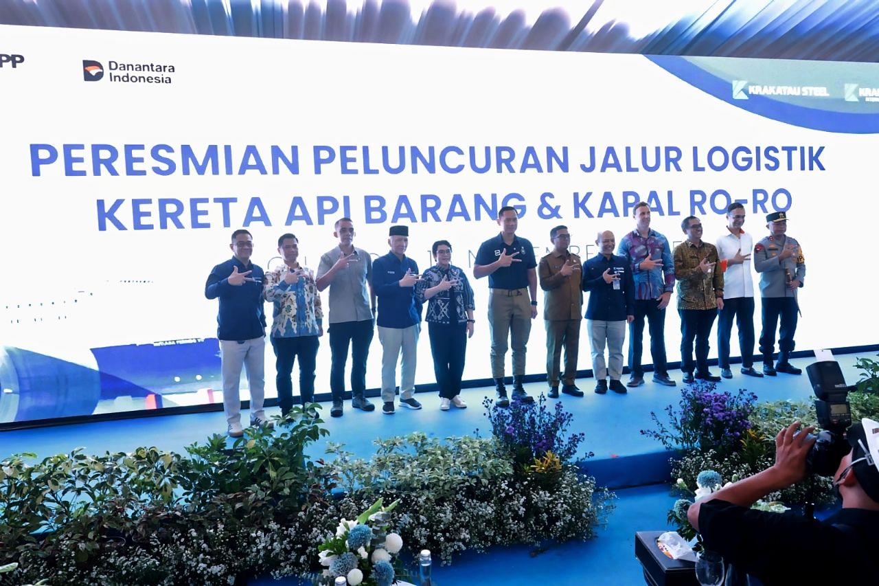 Menko IPK Resmikan Jalur Logistik Multimoda Kereta Api dan Kapal Roro Di Cilegon Banten