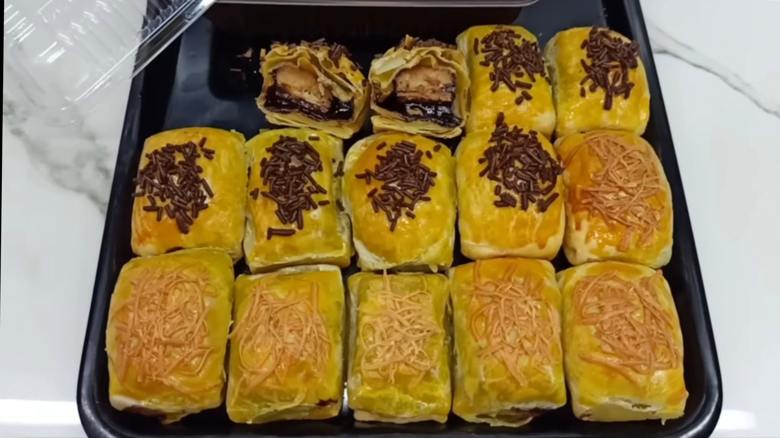 Resep Bolen Pisang Coklat Keju yang Lembut dan Lezat, Cocok untuk Camilan