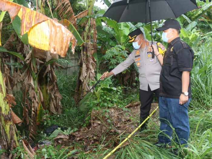 Bau Menyengat Bikin Curiga, Warga Cikupa Temukan Jasad dalam Karung di Kebun Pisang