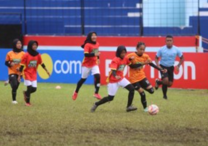Ribuan Siswi SD MI Ikuti Kompetisi Sepak Bola Putri di Malang