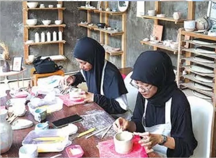 Tren Kelas Tembikar di Kalangan Anak Muda Malang Jadi Pelarian dari Stres