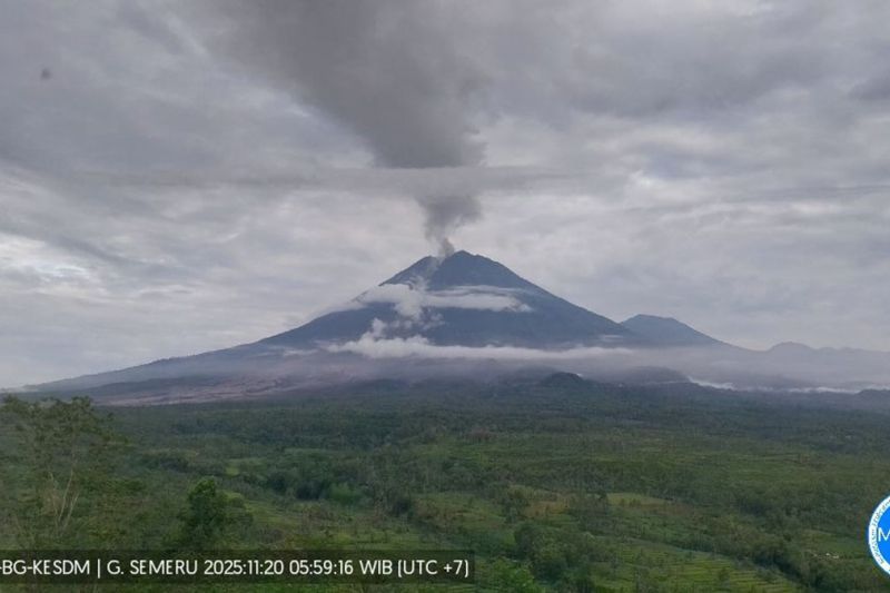 Aktivitas Gunung Semeru Kian Meningkat, 32 Gempa Guguran Terekam dalam 6 Jam