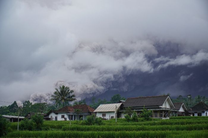Tempat-tempat Wisata yang Harus Dihindari saat Gunung Semeru Erupsi