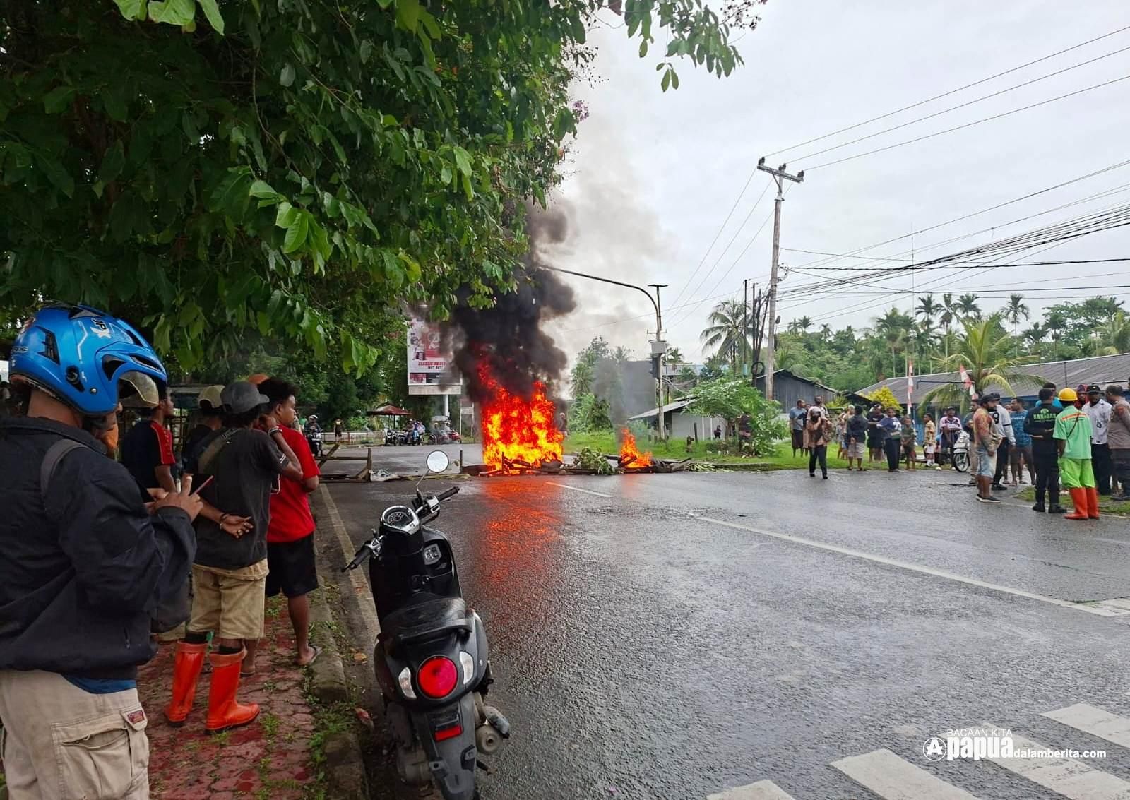 Pemblokiran Jalan Pahlawan Gegara Penikaman Remaja: Warga Desak Polisi Bertindak Cepat