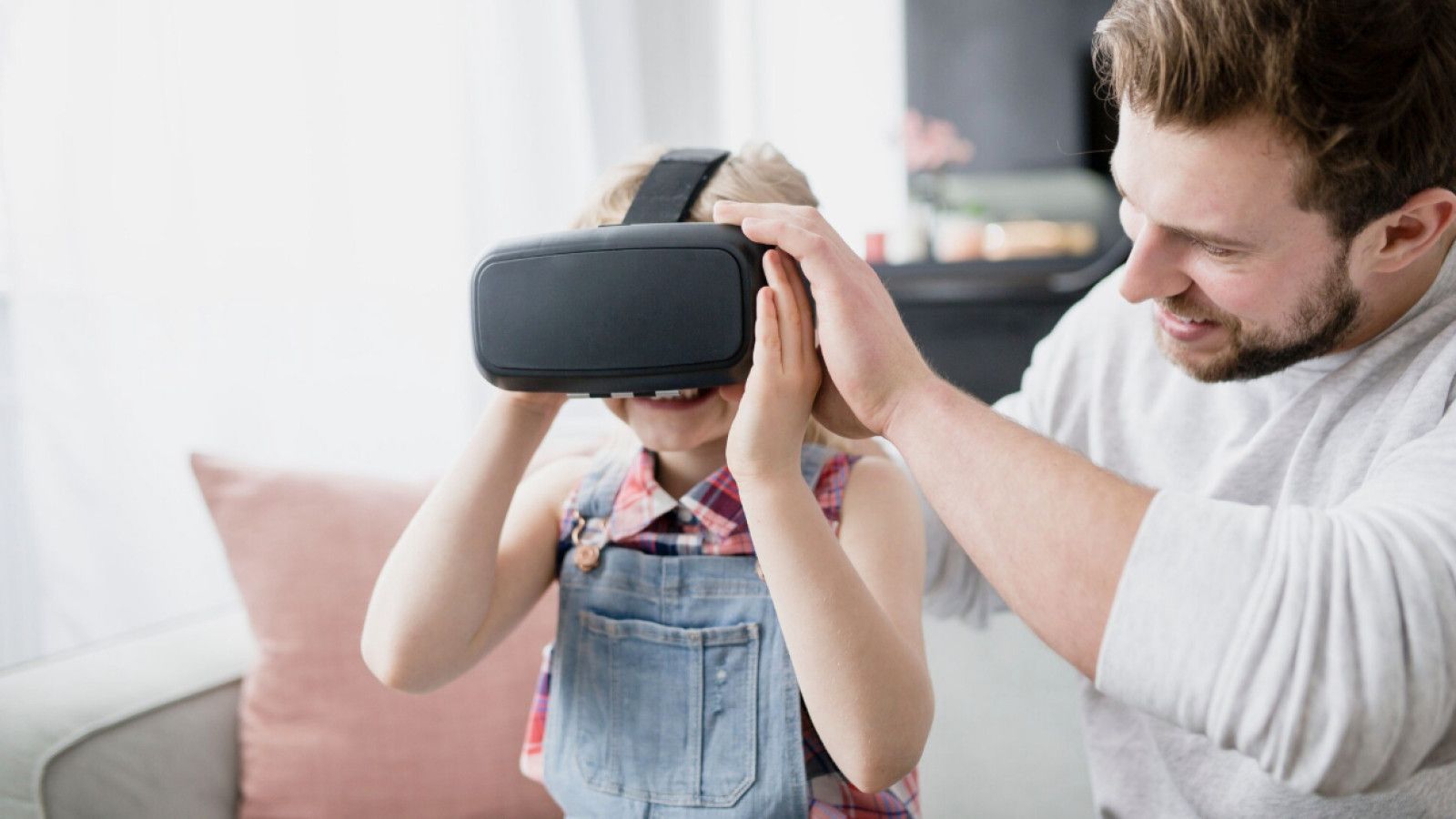 Pentingnya Gadget dalam Memantau Keamanan dan Pendidikan Anak di Era Digital