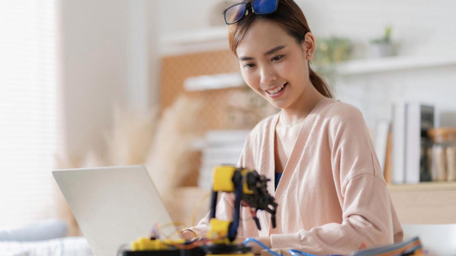 Peran Gadget dalam Pembelajaran dan Pengembangan Keterampilan di Era Digital