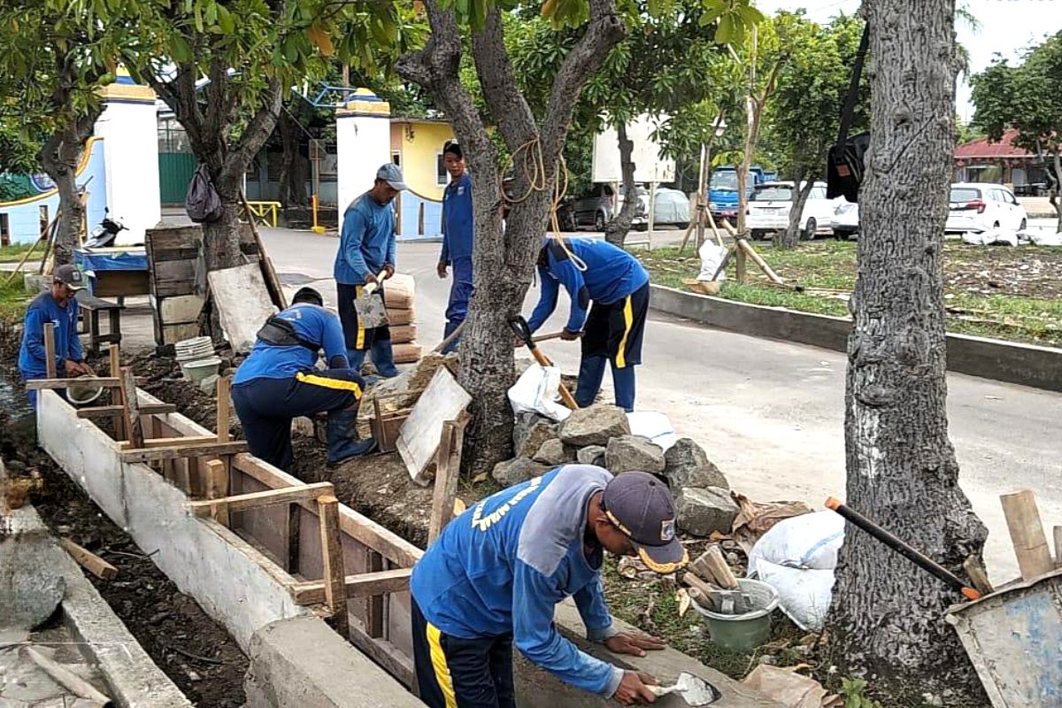 Normalisasi Saluran di Jalan Arjuna I Capai 95 Persen