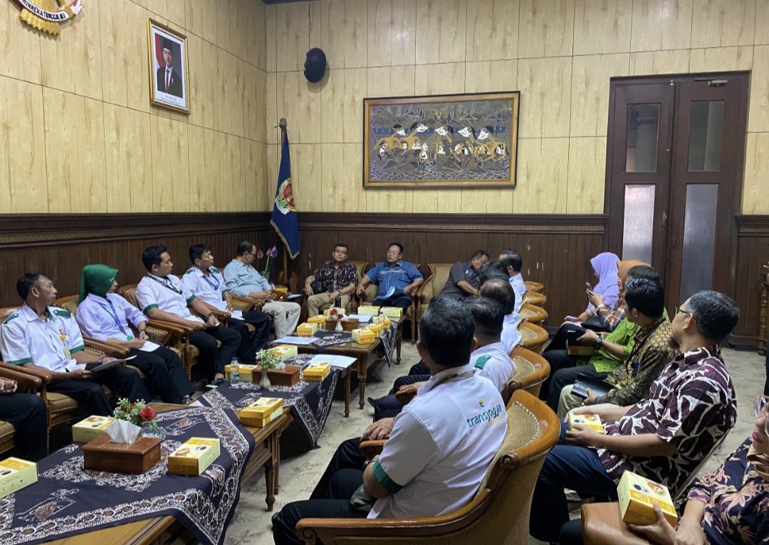 Mengadu ke DPRD DIY, Driver Trans Jogja Adukan Gaji Menyusut, Seragam Berkurang, Hingga Denda Rp 500