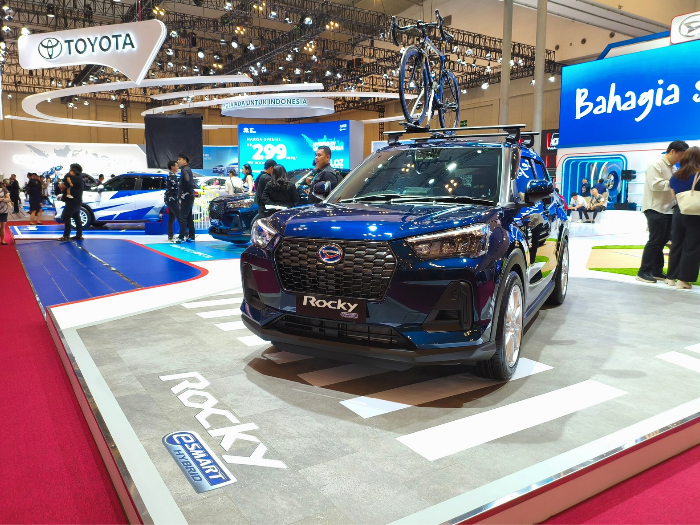 Daihatsu Rocky Hybrid Serahkan 3 Unit Pertama ke Konsumen di GJAW 2025, Begini Spek dan Fiturnya