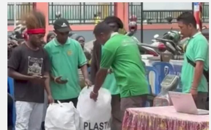 DLH Mimika Resmikan Kios Sampah Inauga, Dorong Transformasi Pengelolaan Sampah Berbasis Ekonomi Sirkular