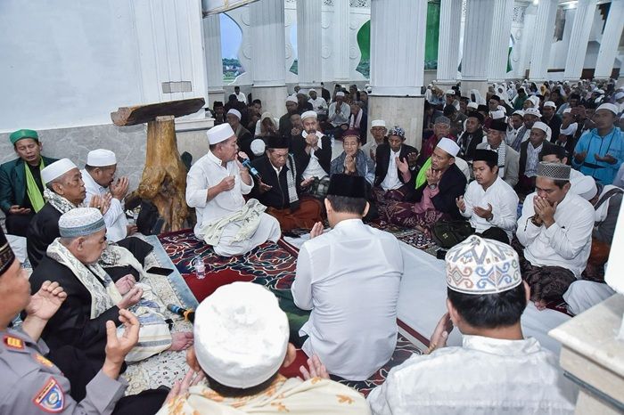 Dikawal Doa Ulama, Mardiono Dapat Dukungan Spiritual dari Ribuan Jamaah Az-Zawiyah