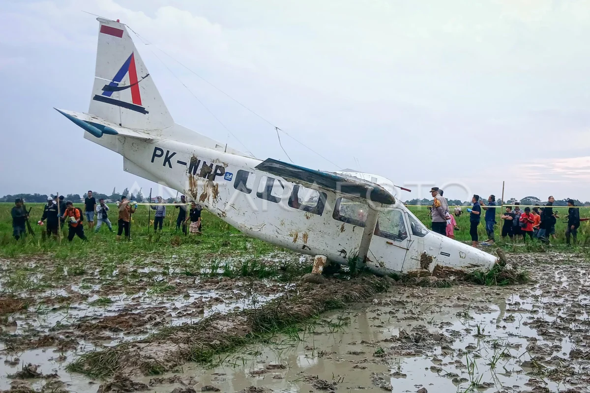 Lima Awak Selamat, Pesawat BRO Skydive Indonesia Mendarat Darurat di Karawang