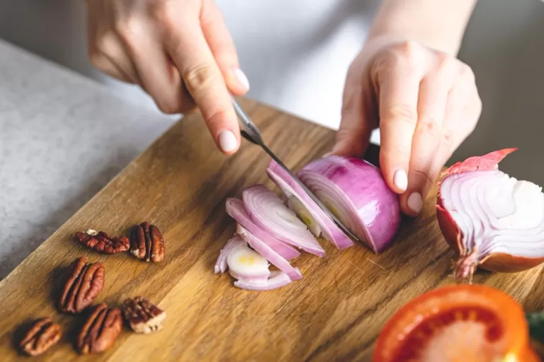 10 Bahan Alami untuk Menghilangkan Bau Bawang di Tangan yang Jarang Diketahui