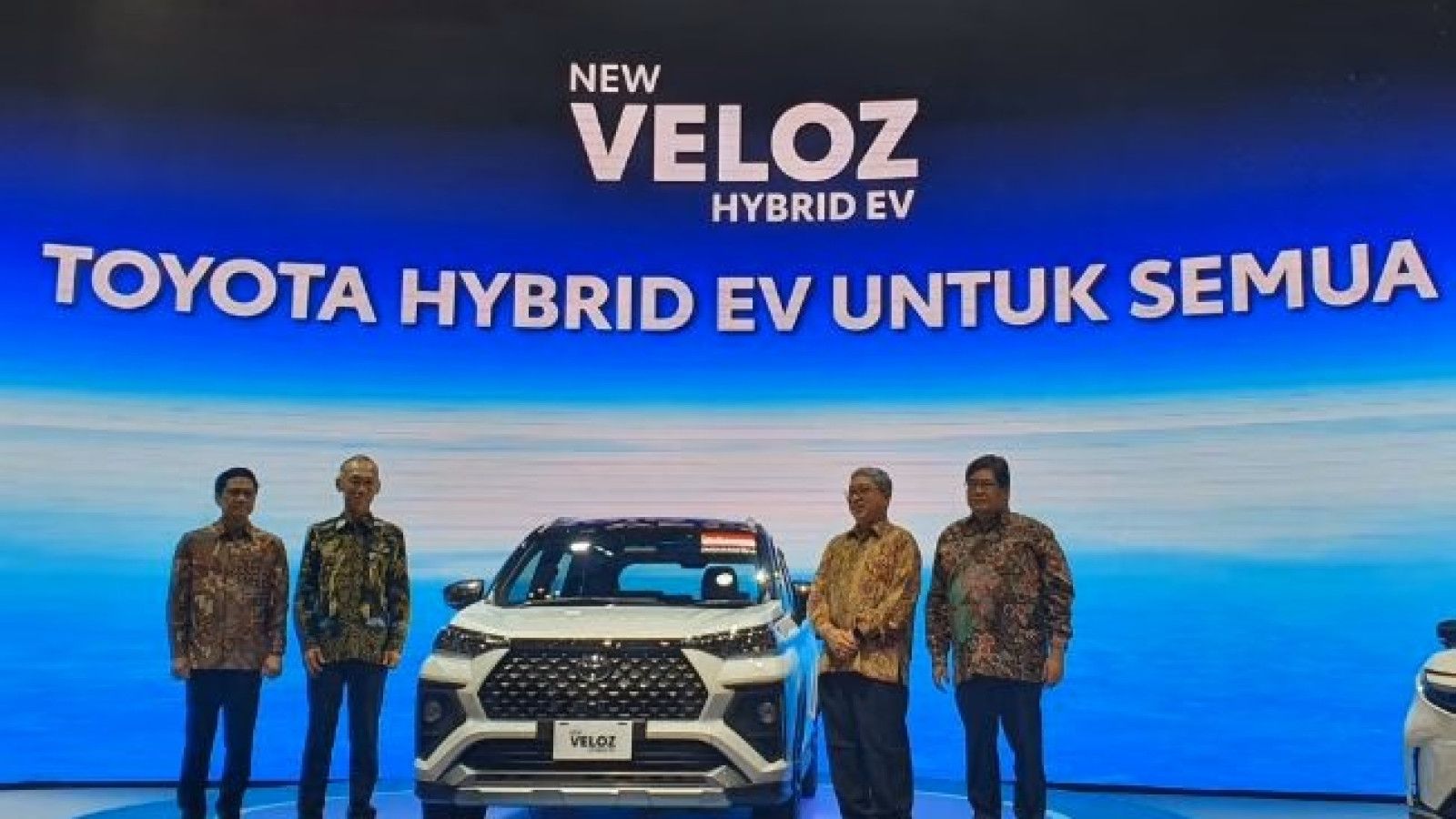 Toyota Resmi Luncurkan New Veloz Hybrid di GJAW 2025