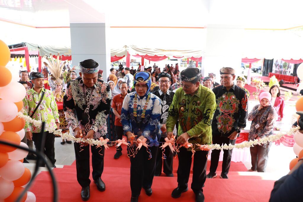 Bersama Wagub, Kepala BPS RI Resmikan Gedung Baru BPS Kaltara