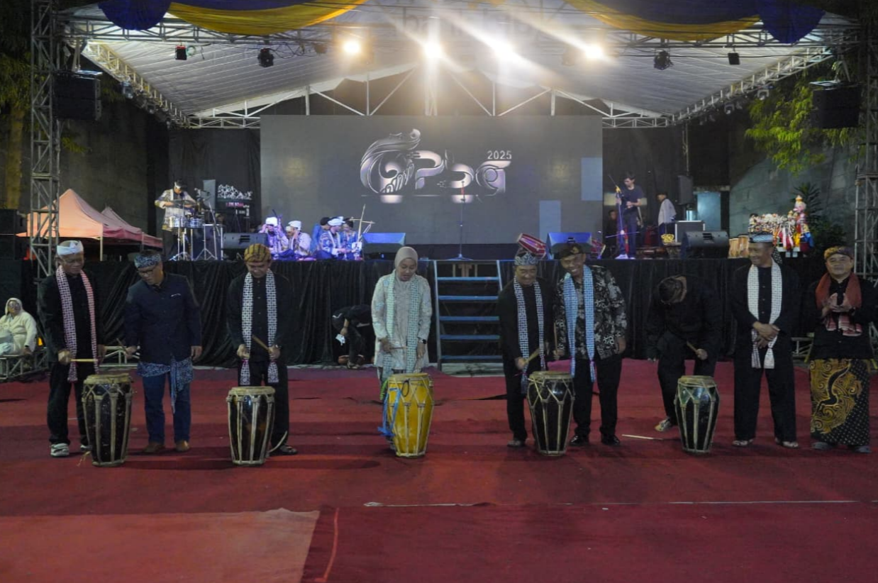 Bupati Garut Resmi Buka Gebyar Pesona Budaya Garut 2025