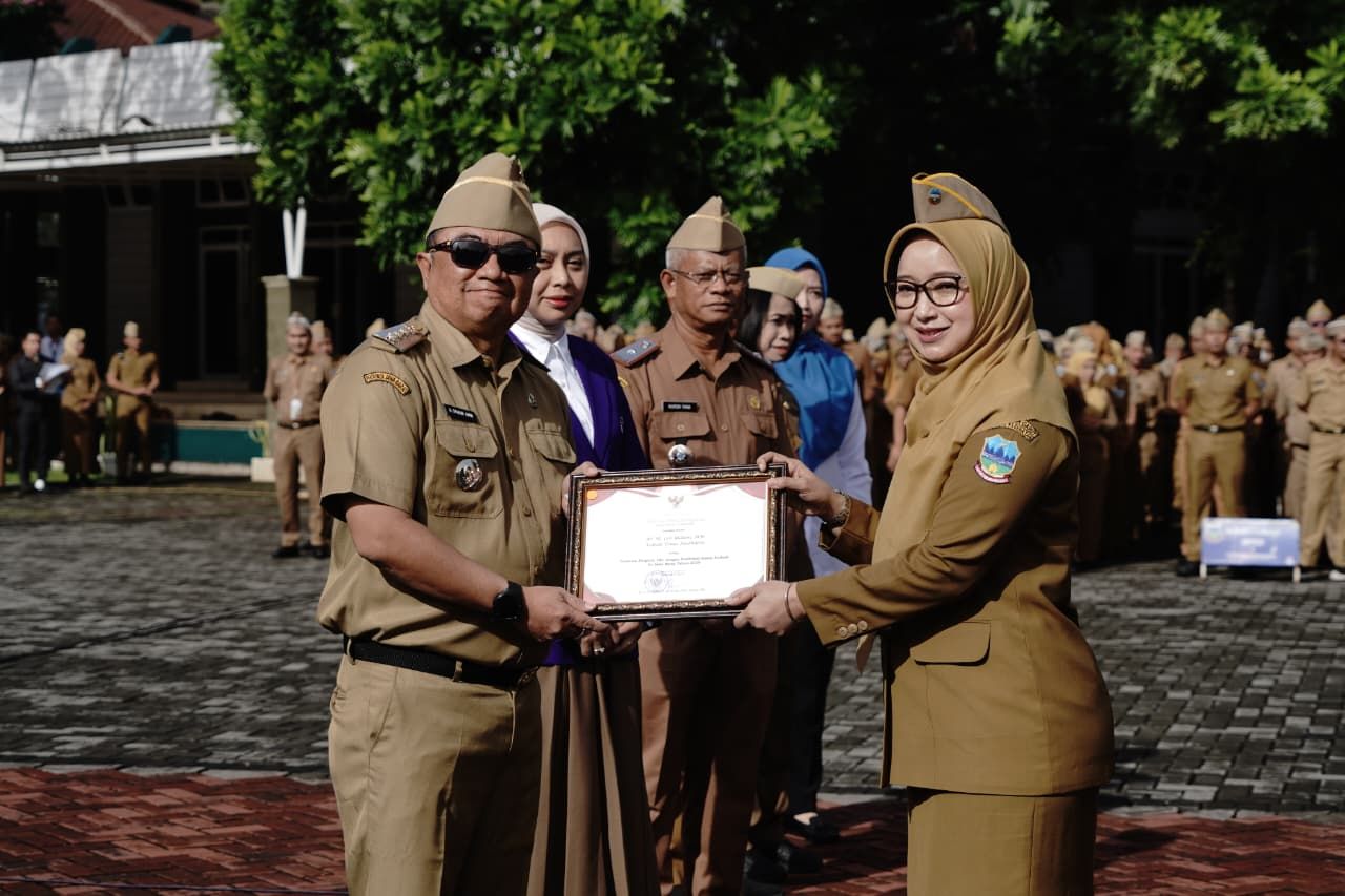 Bupati Garut Pimpin Apel Gabungan Peringatan HKN ke-61, Tekankan Pentingnya Kesehatan Fisik dan Mental