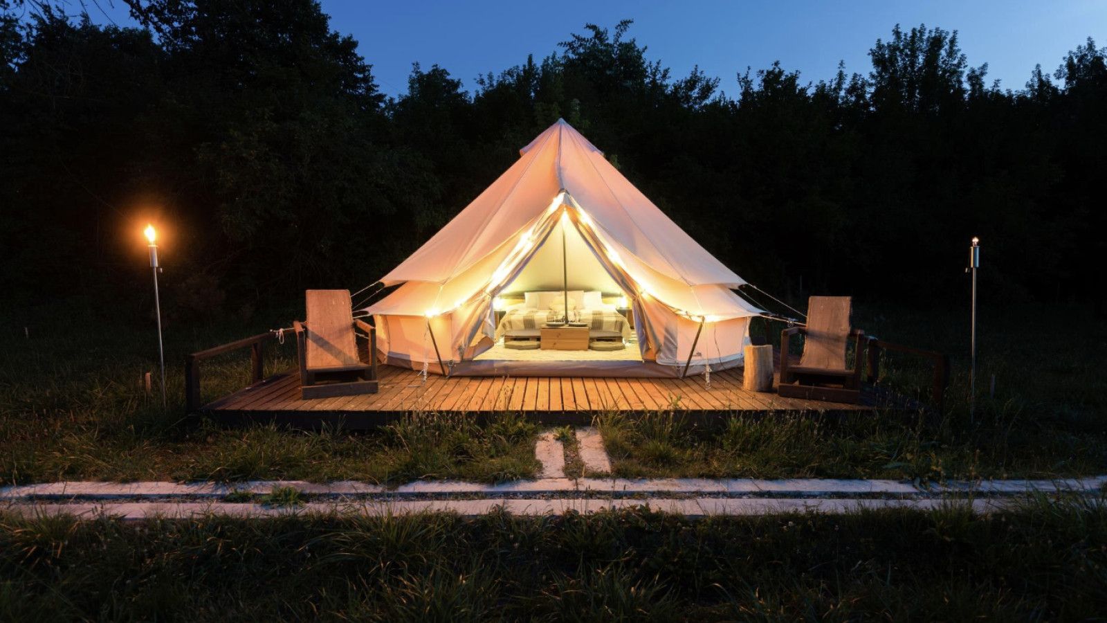 Glamping: Pengalaman Berkemah Glamour di Alam Indonesia