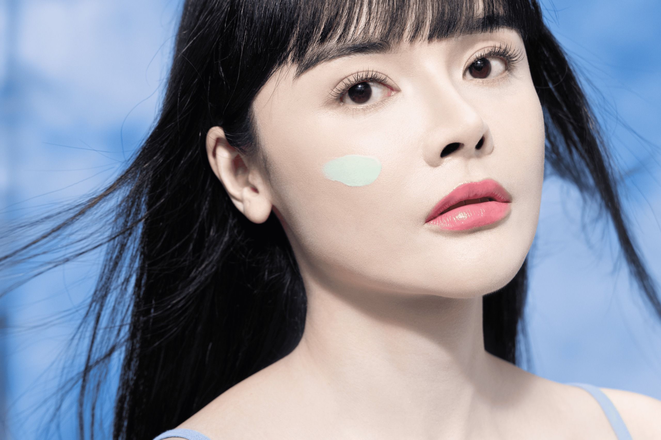 Liburan Akhir Tahun Tetap Glowing! Sunscreen Anti-Iritasi yang Wajib Dipakai Kulit Sensitif