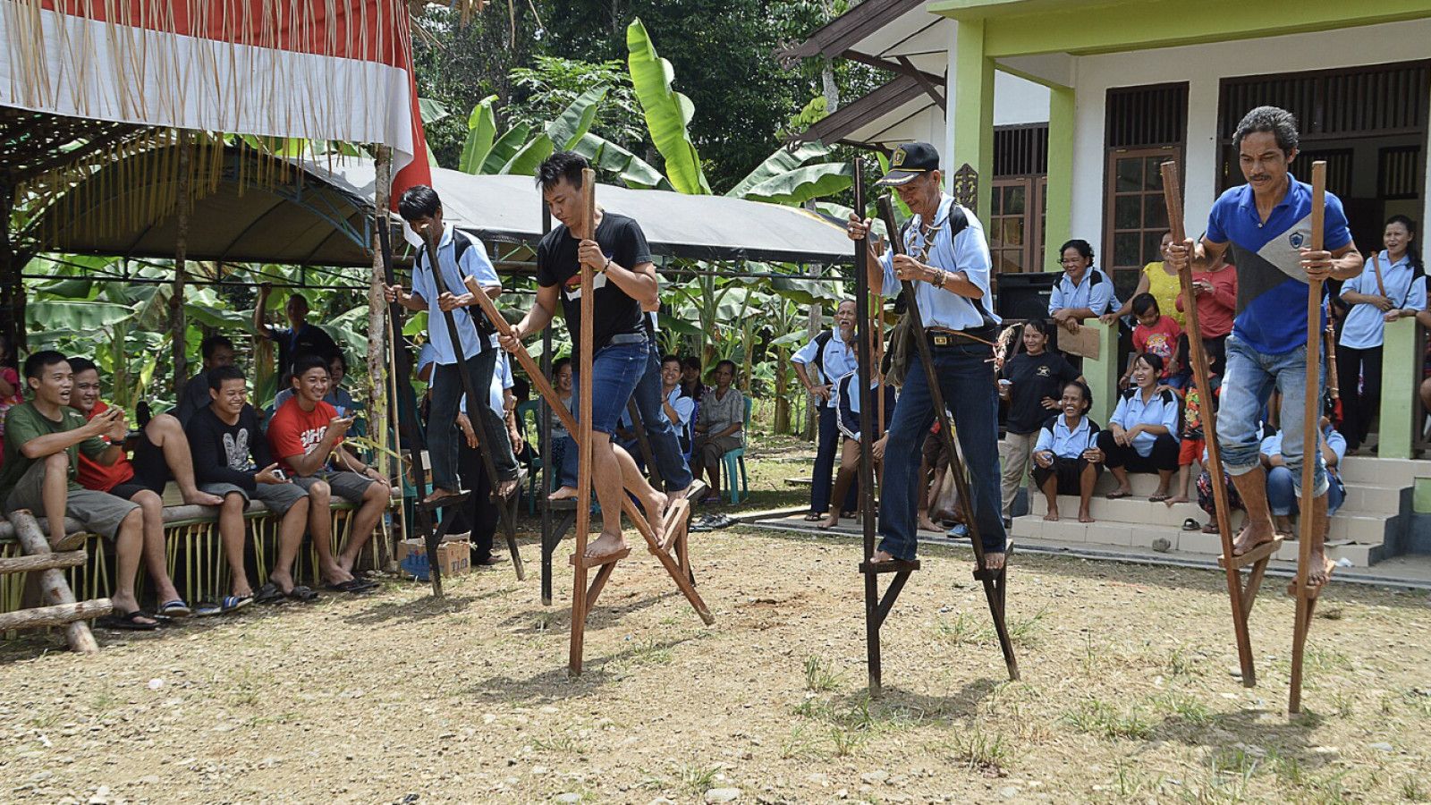 Egrang: Warisan Budaya yang Tetap Hidup di Era Modern