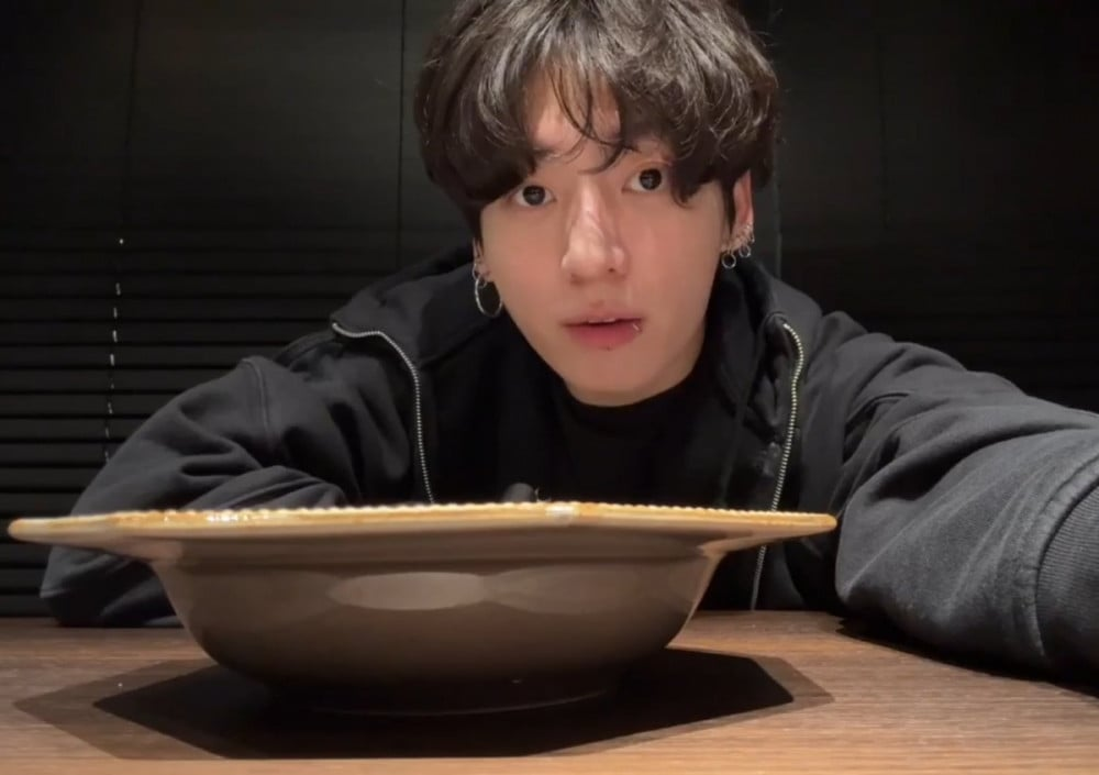 Jungkook BTS Kasih Resep Masakan Baru di Platform Live, Bikin ARMY Ikutan Lapar!