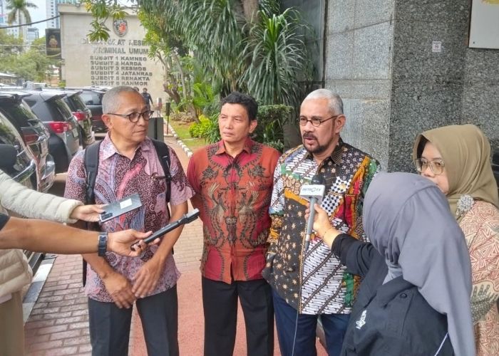 Alasan Kesehatan, Keluarga Diplomat Arya Daru Tak Hadir Audiensi di Polda Metro