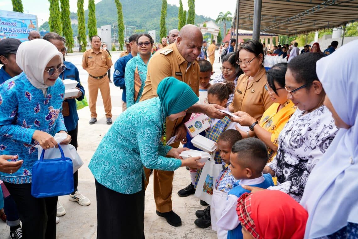 Gubernur Fakhiri Tegaskan Ikan sebagai Fondasi Ketahanan Pangan Papua Menuju Generasi Emas 2045