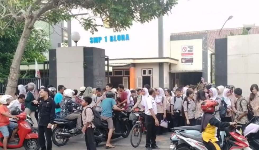 955 Porsi MBG SMPN 1 Blora Ditarik Akibat Dugaan Keracunan Massal