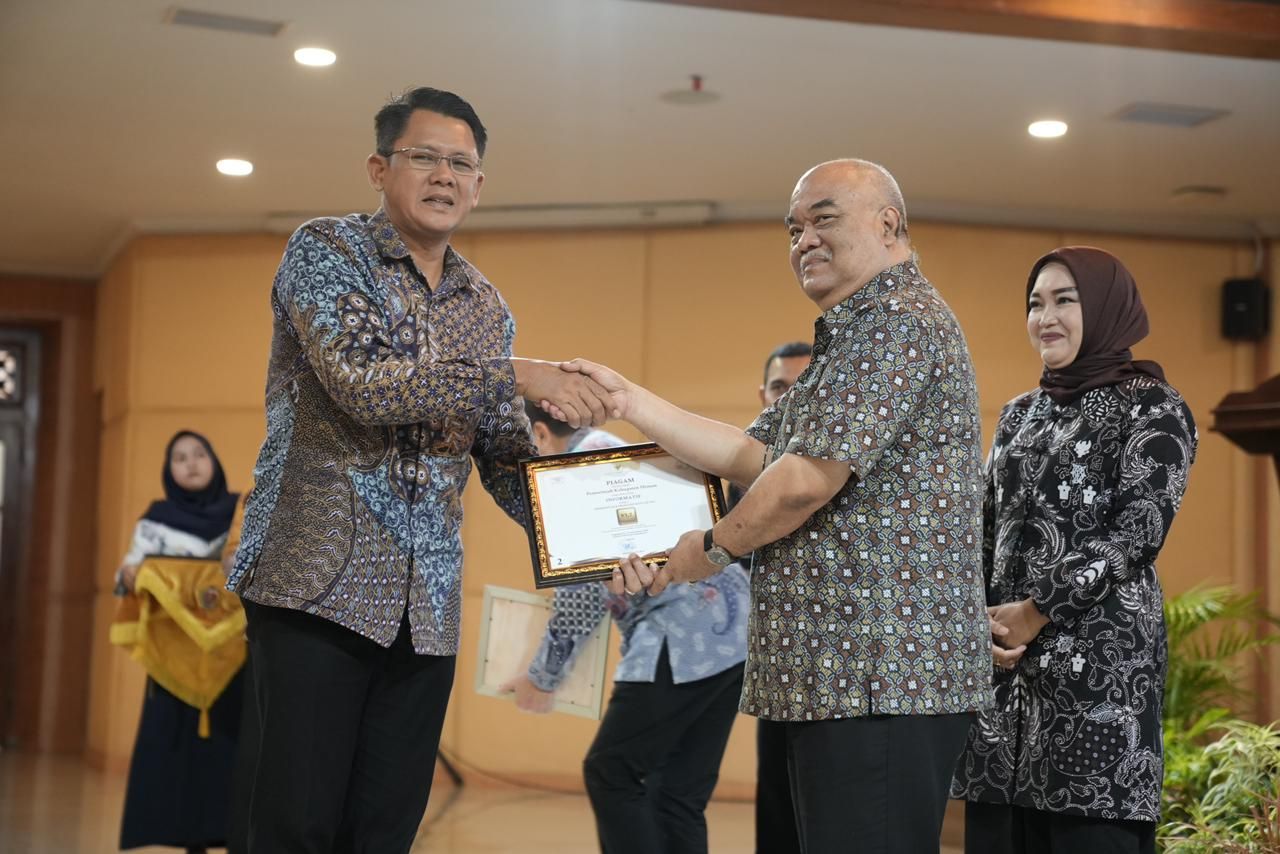 Pemkab Sleman Raih Predikat “Informatif” Kelima Kalinya Pada Penganugerahan Keterbukaan Informasi Publik DIY 2025