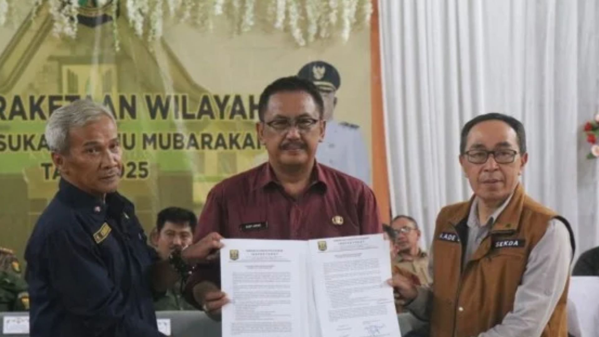 Sinergitas Kewilayahan Pajampangan: Camat Terima Penghargaan Sukabumi Ngabumi