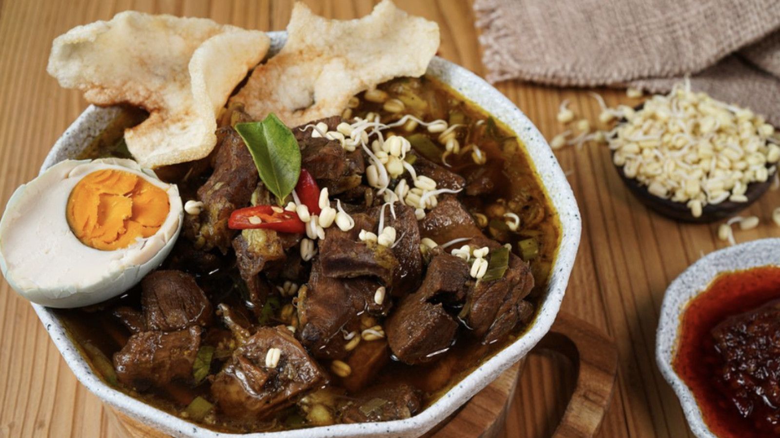 Keberagaman Kuliner Nusantara: Rendang, Soto, dan Rawon