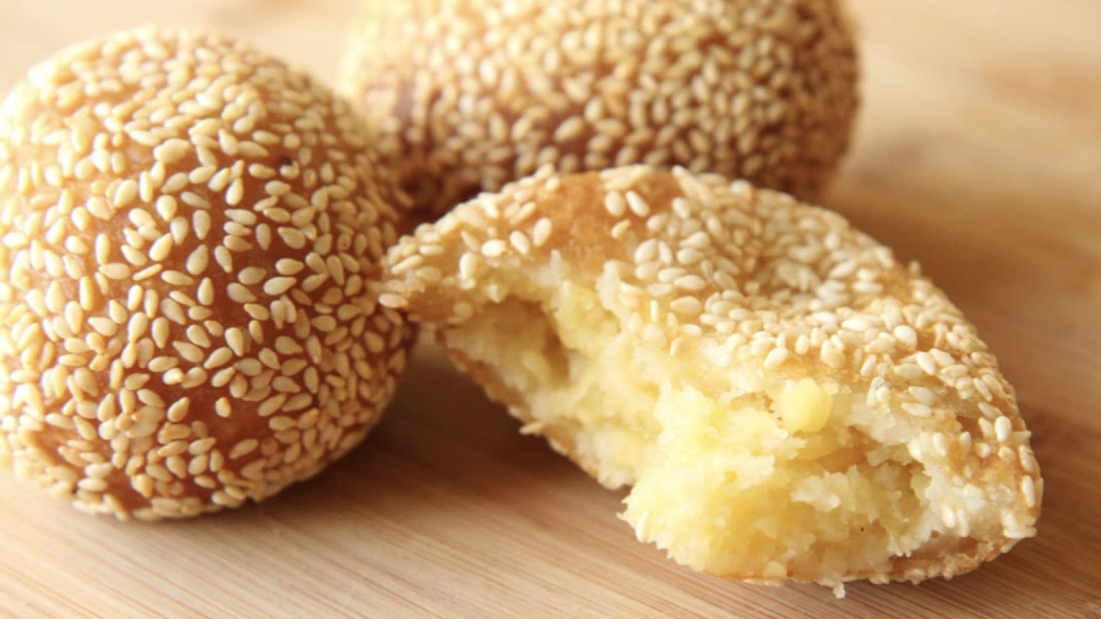 Kue Tradisional Nusantara: Pesona yang Tak Lekang Oleh Waktu