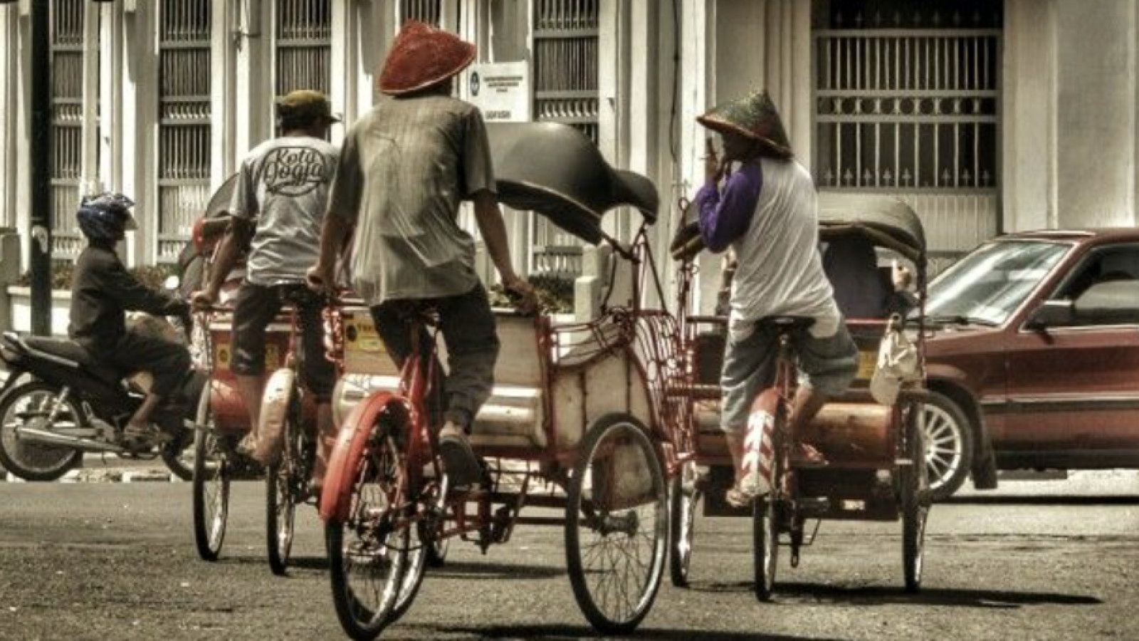 Kehilangan Pengguna Becak: Transformasi Ekonomi Dalam Transportasi Indonesia