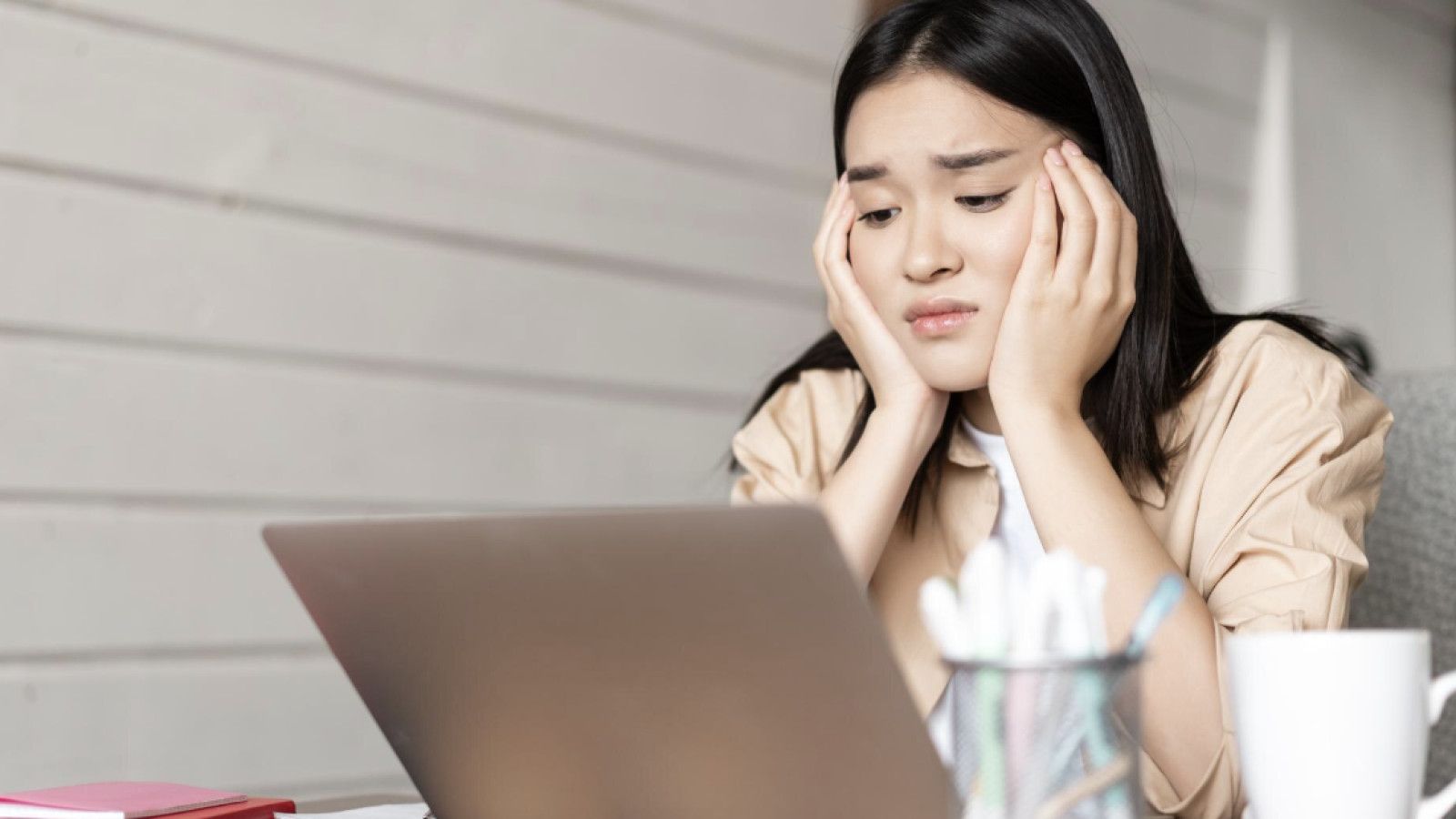 Menggali Silent Stress : Fenomena Tersembunyi di Balik Senyuman