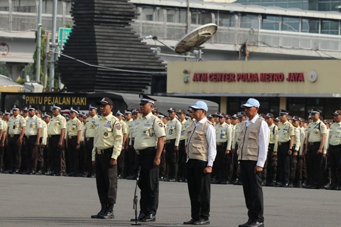 Gagalkan Aksi Kejahatan, Kapolda Metro Ganjar Penghargaan ke Sejumlah Satpam