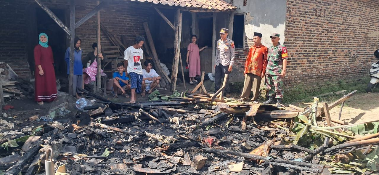 Akibat Obat Nyamuk Bakar Rumah Warga Kampung Pabuaran Cengkok Terbakar