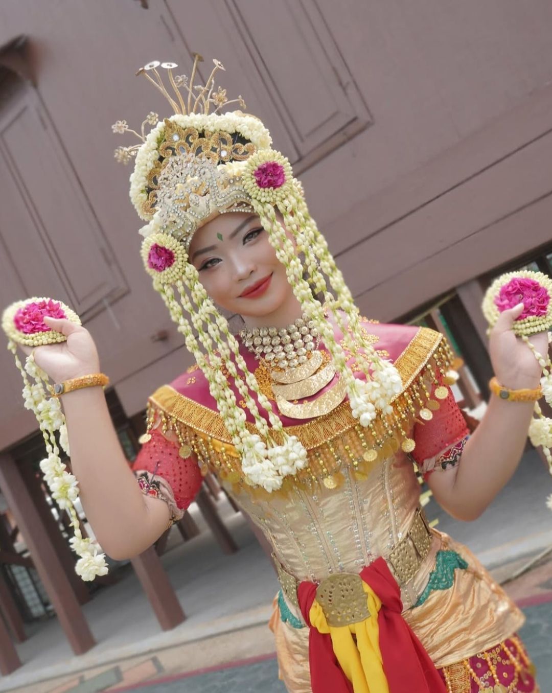 Mengenal Pesona Tari Baksa Kembang: Keanggunan Klasik dari Banjar