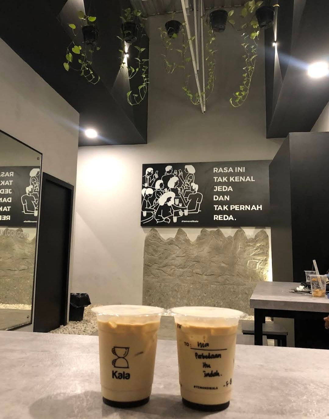 Menjelajahi Kenikmatan dan Keindahan: 7 Cafe Rekomendasi Terbaik untuk Nongkrong di Banjarmasin