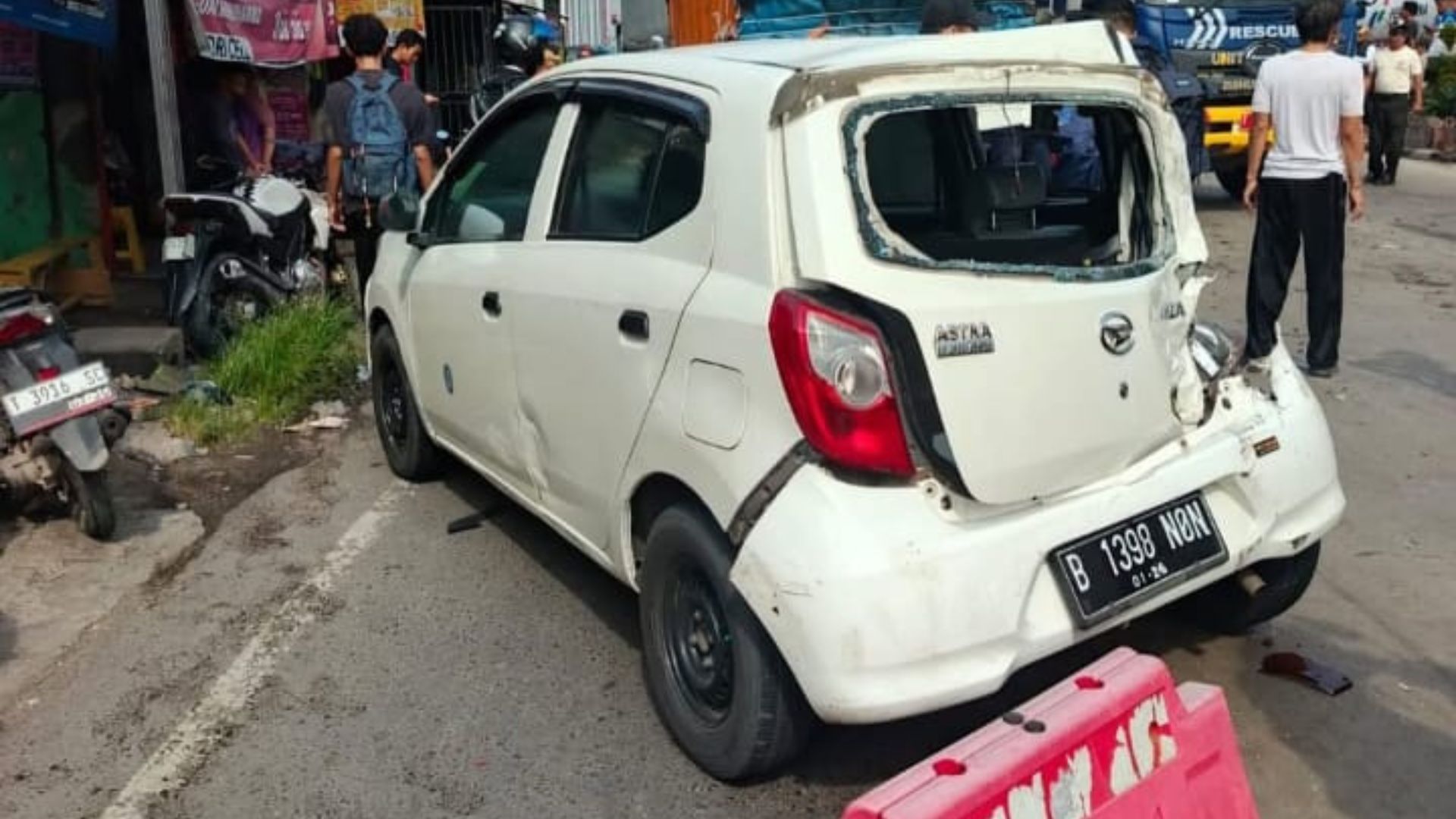 Kecelakaan Beruntun di Cikampek: Dua Tewas, Lima Luka-Luka